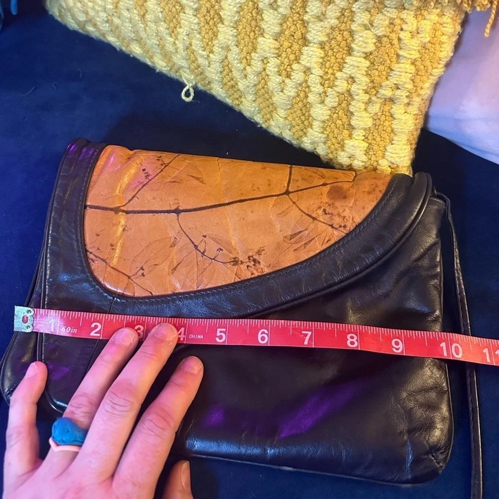 VINTAGE 80’s unique Leather DOVE purse